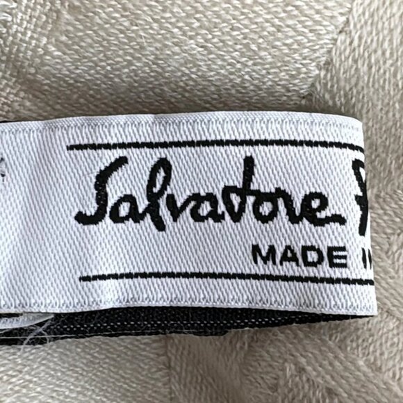 Auth Salvatore Ferragamo - Cream Cashmere Scarf - Picture 6 of 6